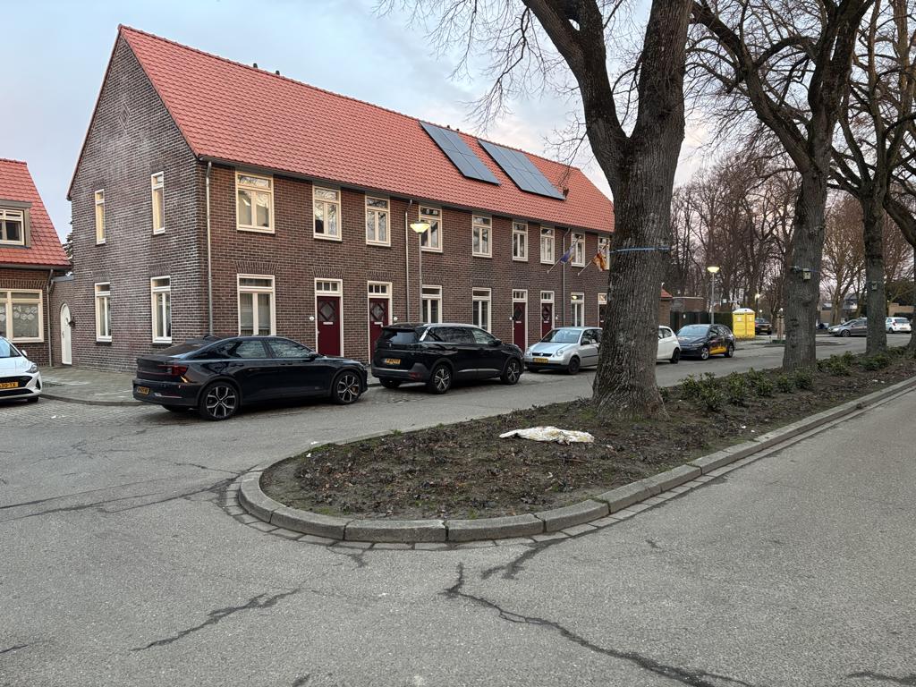 Tussenwoning te huur: Emmaplein 6, Mariarade-Noord Hoensbroek