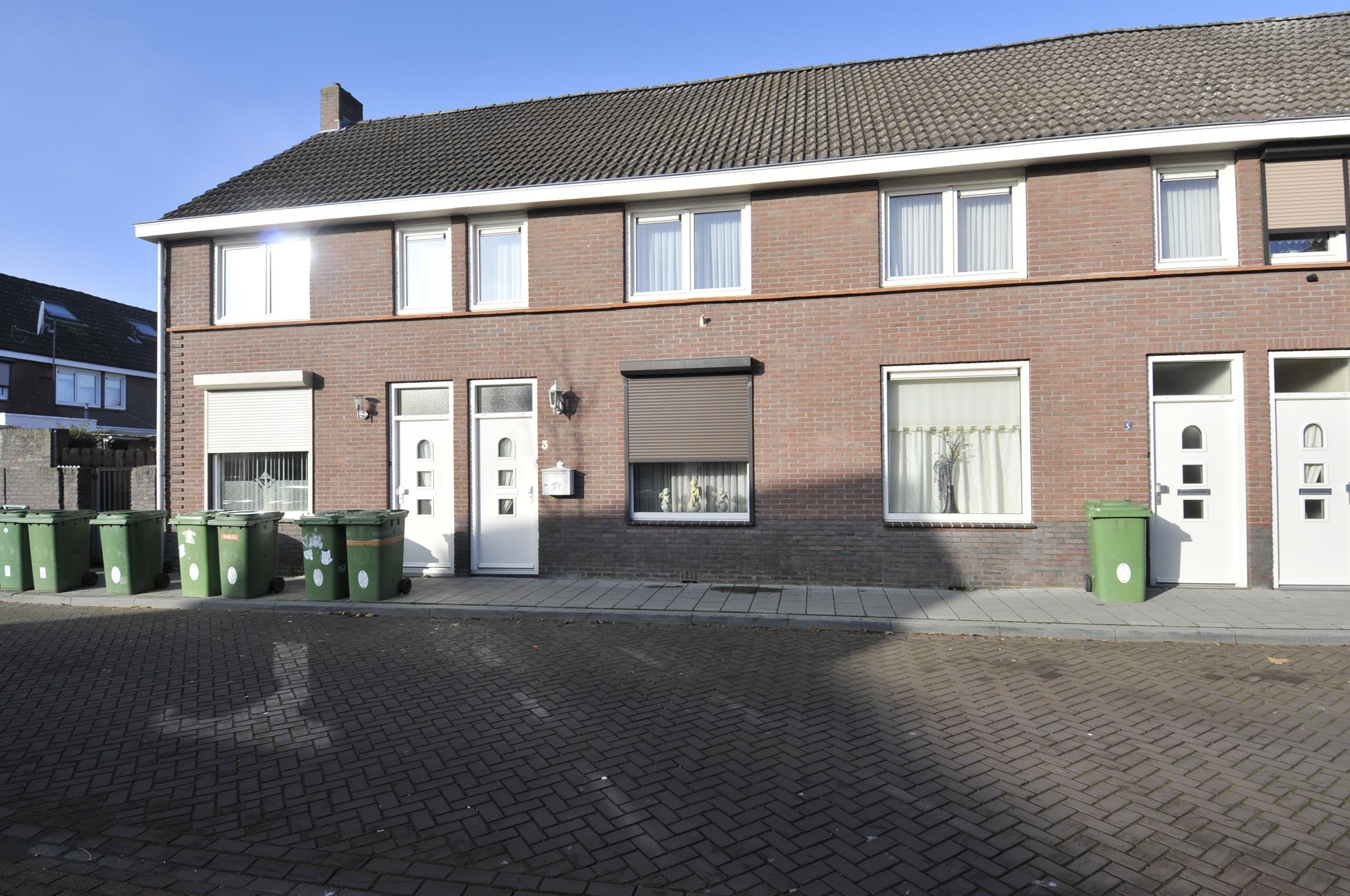 Terraced house for rent: Monseigneur Evertsstraat 5, Roermondse Veld Roermond