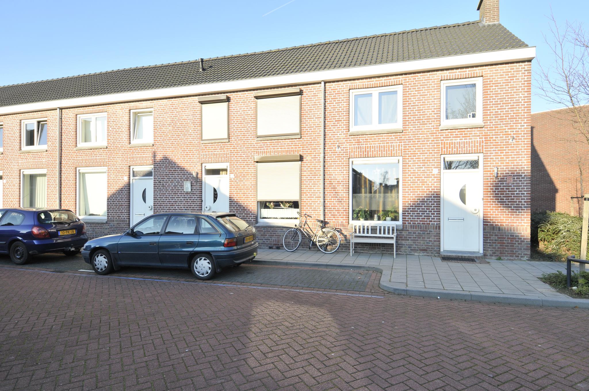 Terraced house for rent: Burgemeester Rauppstraat 17, Roermondse Veld Roermond