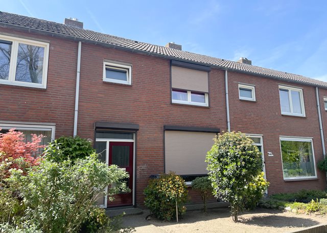 Tussenwoning te huur: Beatrixstraat 12, Velden-West Velden