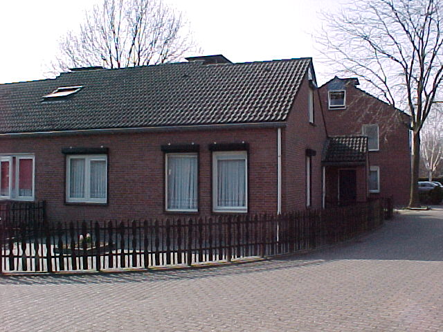 Tussenwoning te huur: Fatimalaan 13, Fatima Weert