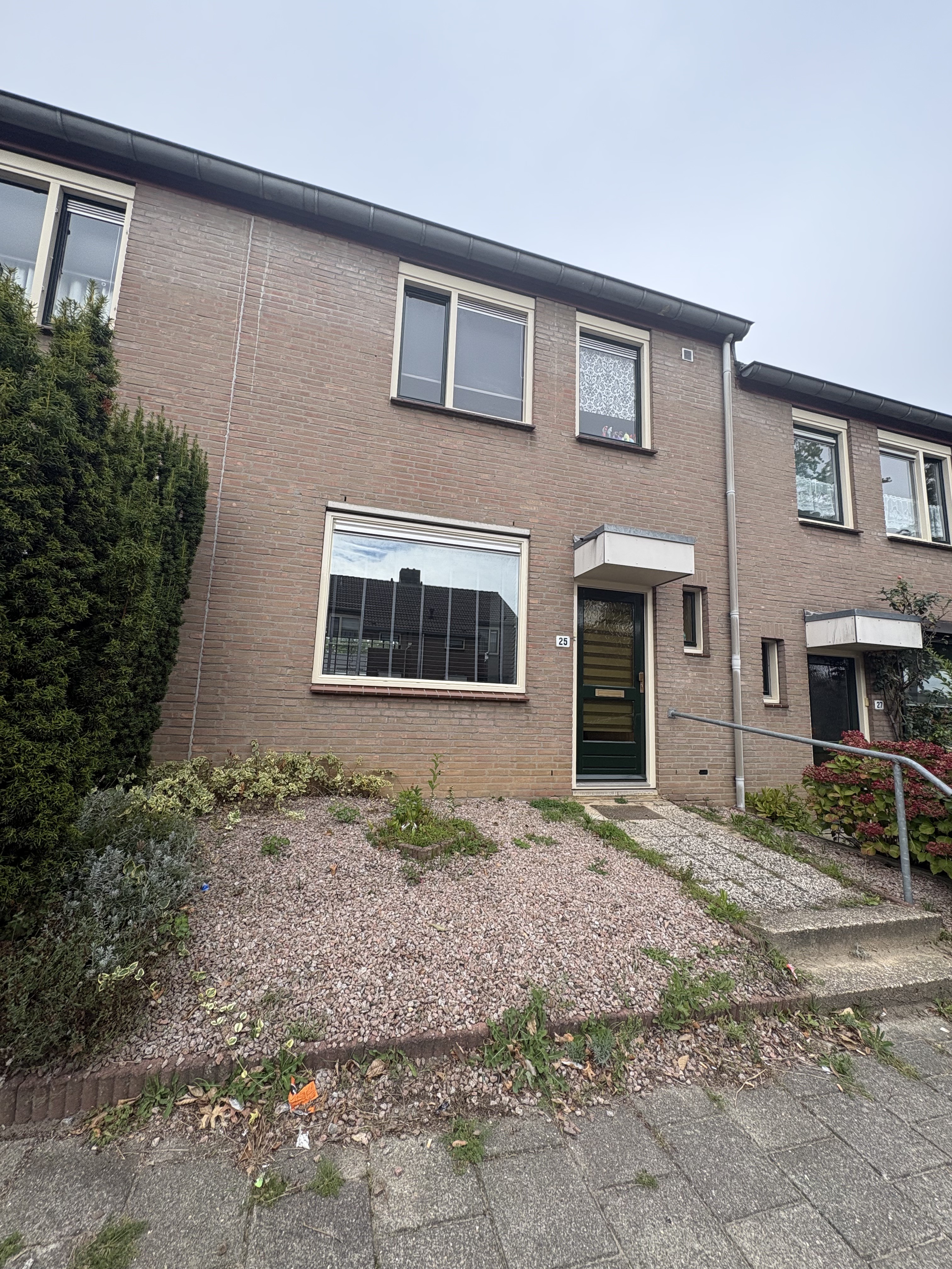 Tussenwoning te huur: Caumerweg 25, Giezenveld Heerlen