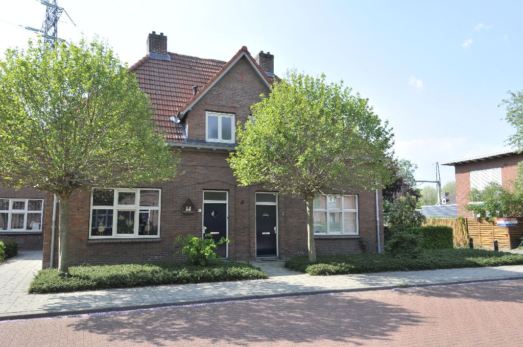 Twee-onder-één-kap (niet meer online): Engerstraat 7, Brunssum