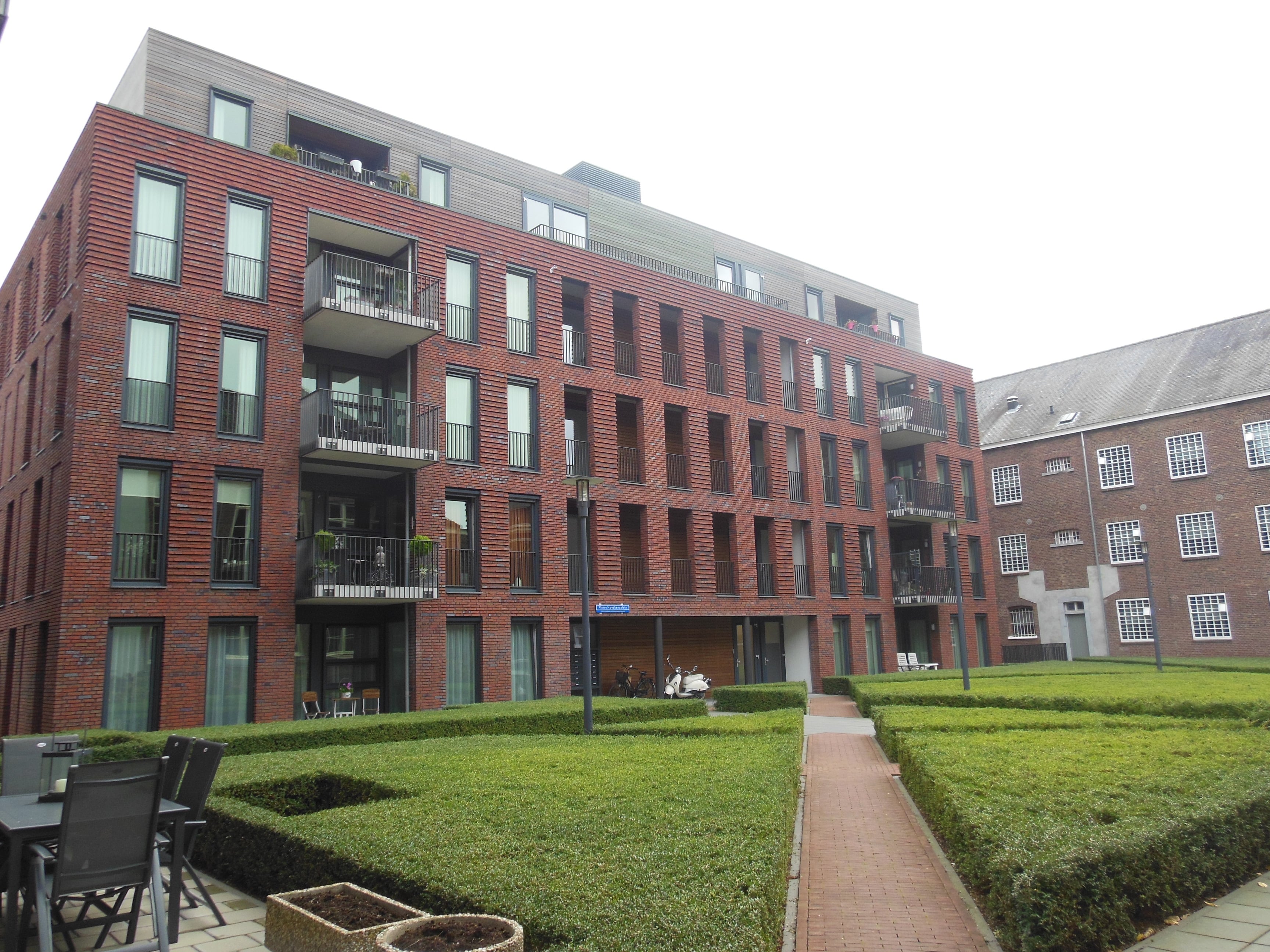 Appartement te huur: Pierre Huyskensplein 14, Binnenstad Roermond