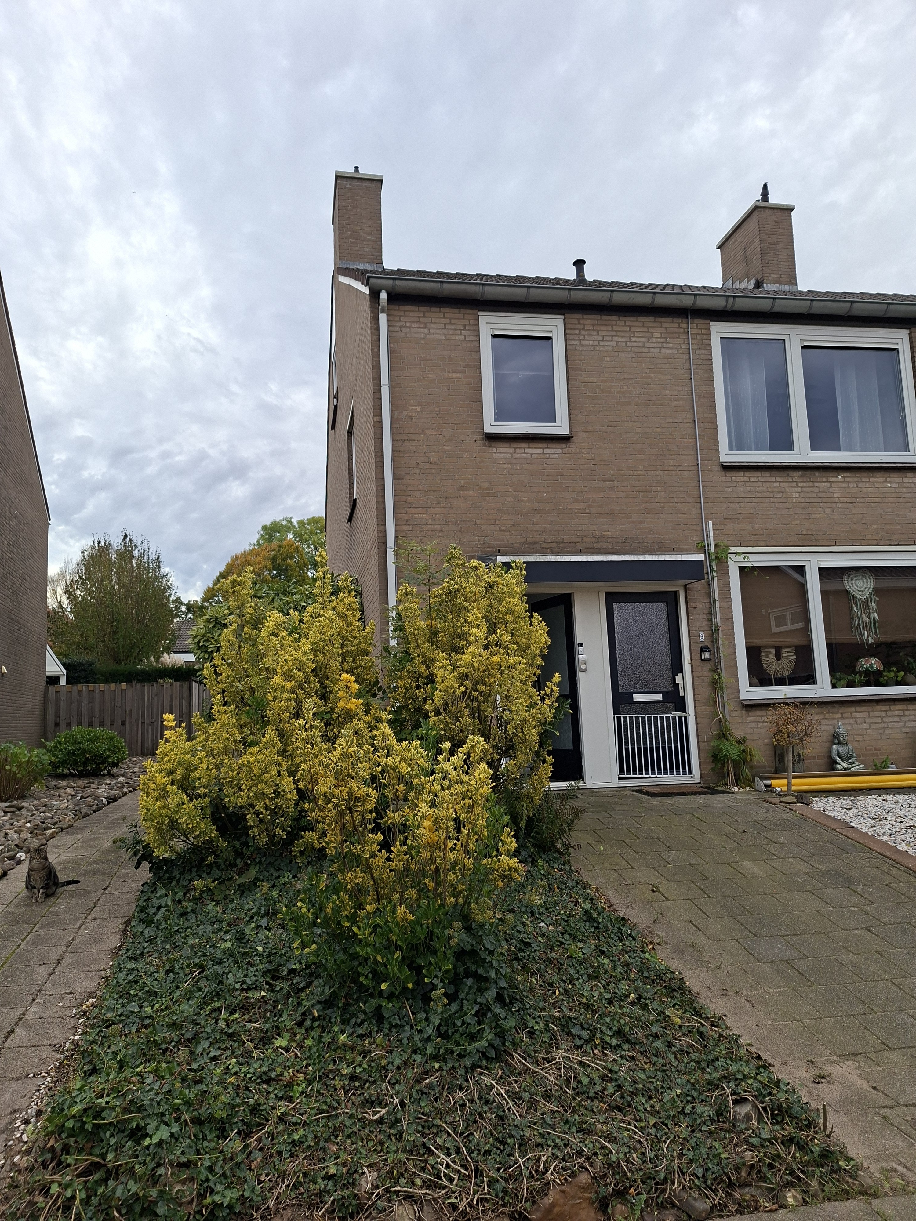 Corner house for rent: Pastoor Schijnsstraat 8, Einighausen Einighausen